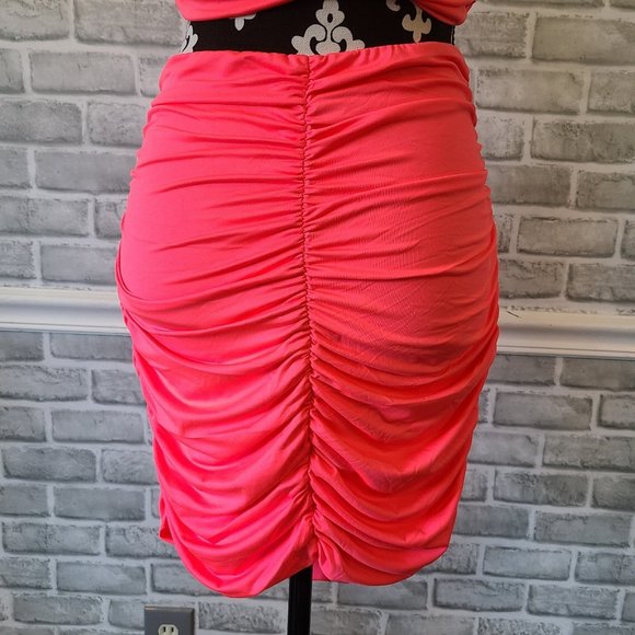 Barbie Neon Pink 2 Piece Top and Mini Skirt Ruched Party Costume Cosplay Large - Picture 6 of 11